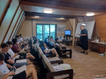 Doc. Neogrády prednáša základy kinetiky chemických reakcii.